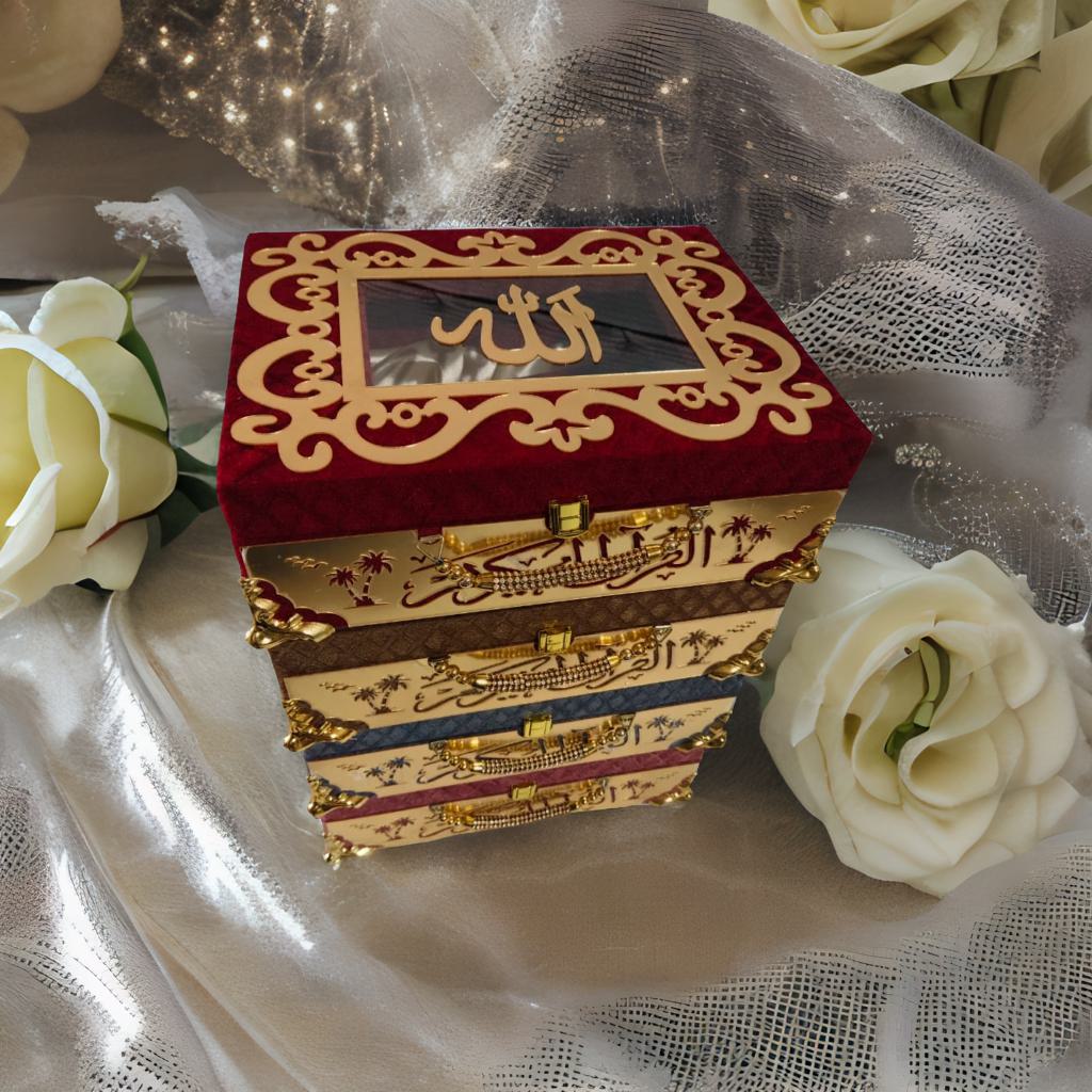 قرآن پاک رکھنے کی خوبصورت ریحل اور پیٹی