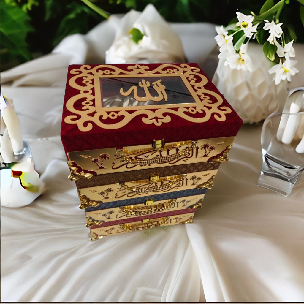 قرآن پاک رکھنے کی خوبصورت ریحل اور پیٹی